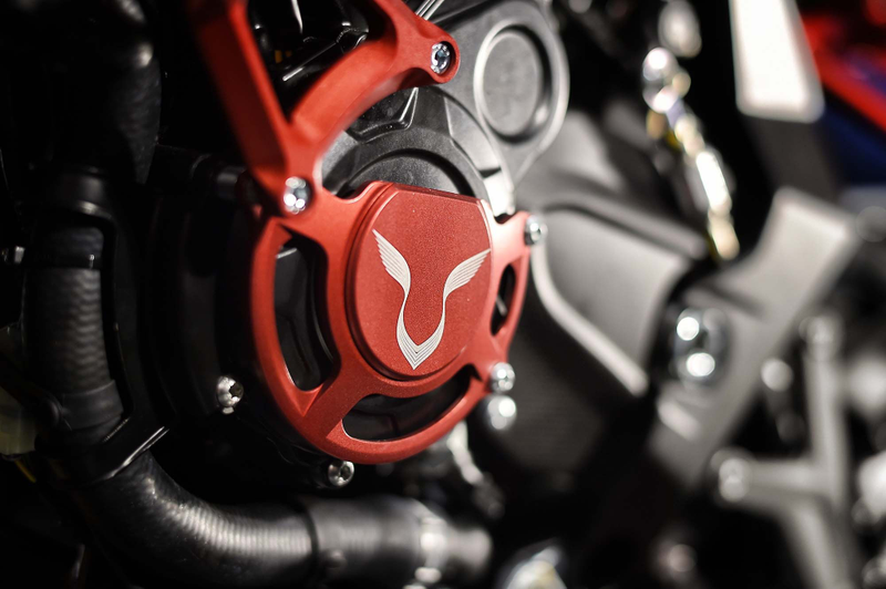 Illustration for article titled 2016 MV Agusta Brutale 800 And Lewis Hamilton Dragster RR: Small Changes And More Bling